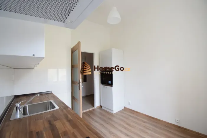 Pronájem bytu 1+1, Praha - Vršovice, Sevastopolská, 30 m2