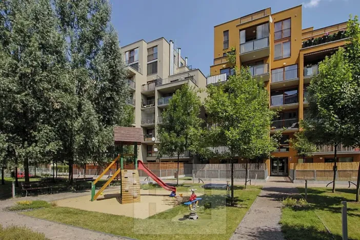 Pronájem bytu 1+kk, Praha - Holešovice, Varhulíkové, 49 m2
