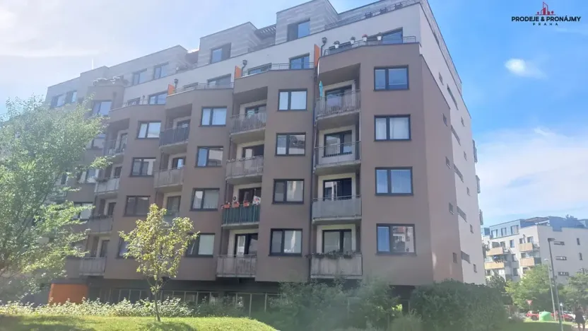Pronájem bytu 1+kk, Praha - Střížkov, Makedonská, 35 m2
