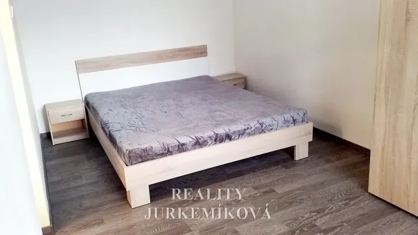 Pronájem bytu 1+kk, České Budějovice, Husova tř., 25 m2