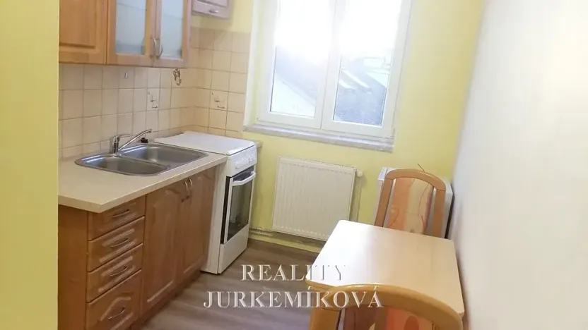 Pronájem bytu 1+kk, České Budějovice, Husova tř., 25 m2