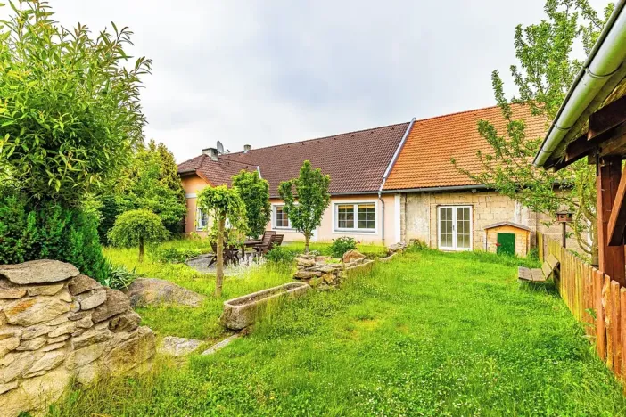 Prodej rodinného domu, Horní Skrýchov, 230 m2