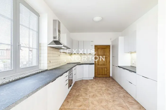 Pronájem vily, Průhonice, U Komárova, 610 m2