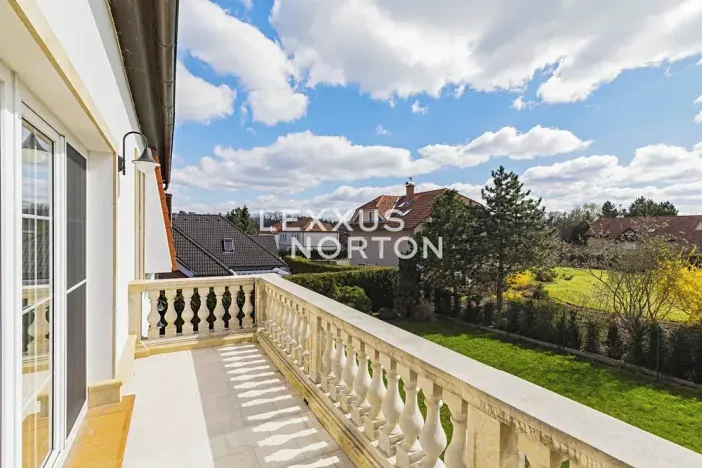 Pronájem vily, Průhonice, U Komárova, 610 m2