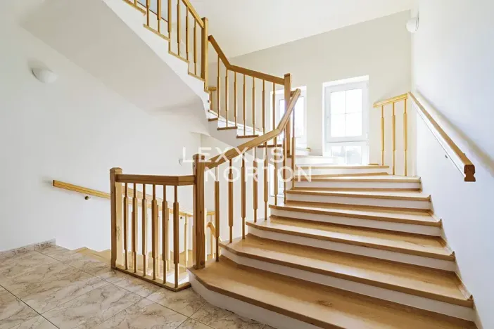 Pronájem vily, Průhonice, U Komárova, 610 m2