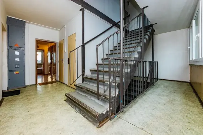 Prodej bytu 2+kk, Praha - Prosek, Litvínovská, 39 m2