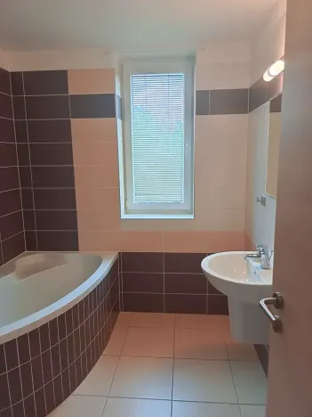Pronájem bytu 1+kk, Praha - Zličín, Tvrdonická, 46 m2