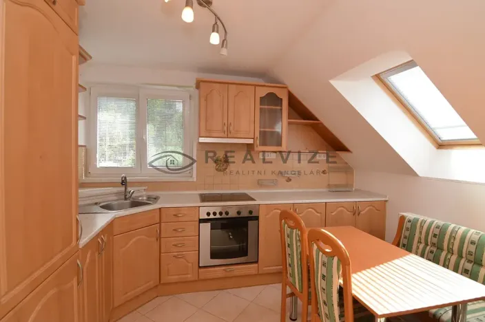 Pronájem bytu 3+1, Hluboká nad Vltavou, Sadová, 60 m2
