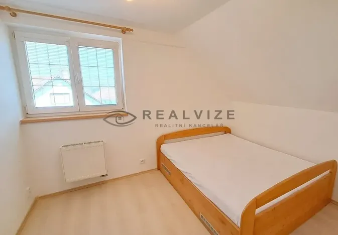 Pronájem bytu 3+1, Hluboká nad Vltavou, Sadová, 60 m2