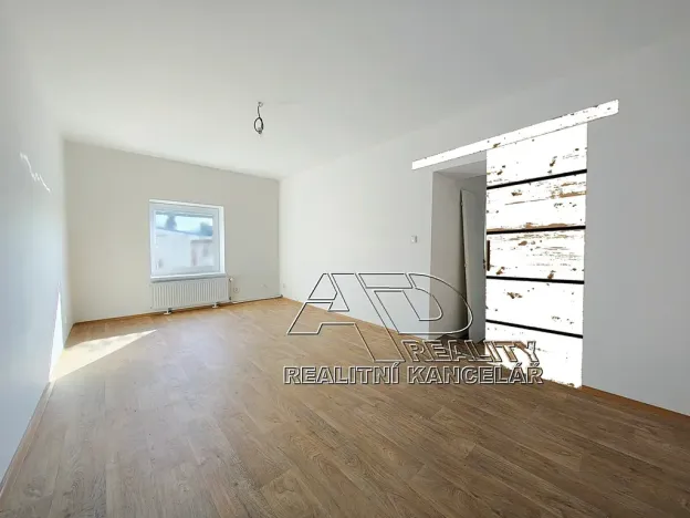 Pronájem bytu 2+kk, České Budějovice, Suchovrbenské nám., 44 m2