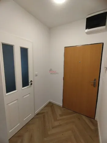 Pronájem bytu 2+kk, Ostrava, Myslbekova, 43 m2