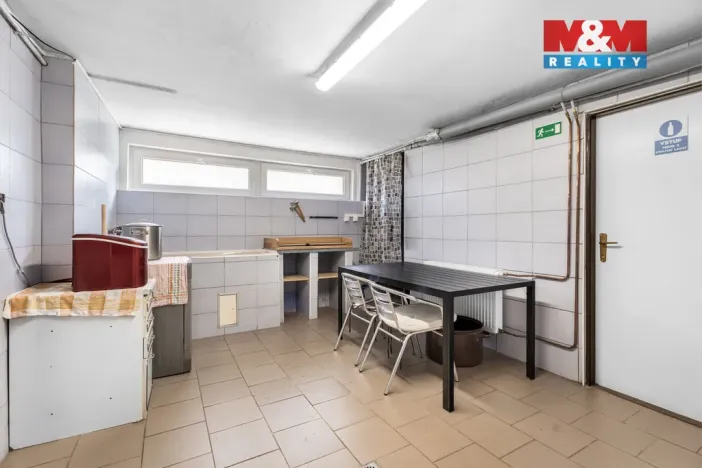 Prodej rodinného domu, Očihov, 280 m2