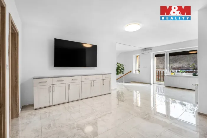 Prodej rodinného domu, Očihov, 280 m2