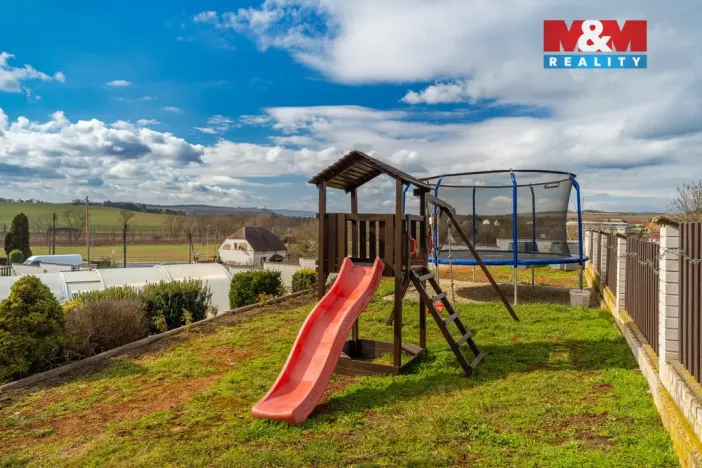 Prodej rodinného domu, Očihov, 280 m2