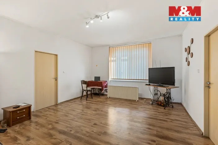 Prodej obchodního prostoru, Louny, Husova, 744 m2
