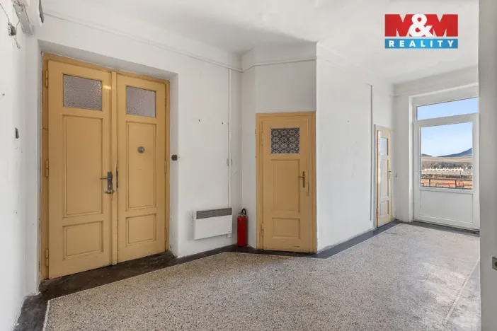 Prodej obchodního prostoru, Louny, Husova, 744 m2