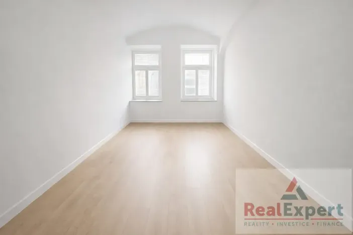 Pronájem bytu 1+kk, Praha - Vinohrady, Máchova, 35 m2