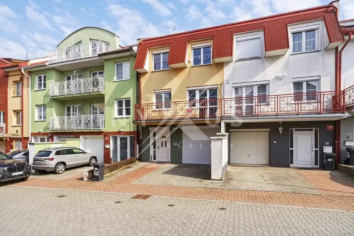 Prodej rodinného domu, Praha - Kyje, Stulíková, 375 m2