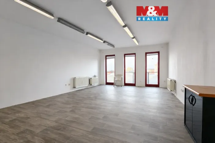 Pronájem bytu 2+kk, Opava - Město, Dolní náměstí, 94 m2