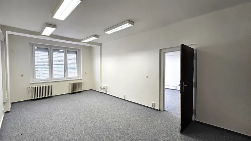 Pronájem kanceláře, Praha - Dejvice, Velflíkova, 47 m2