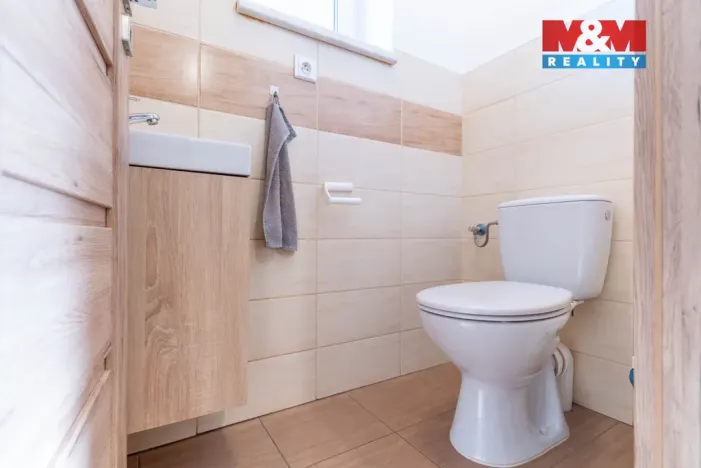 Prodej rodinného domu, Okrouhlá, 222 m2