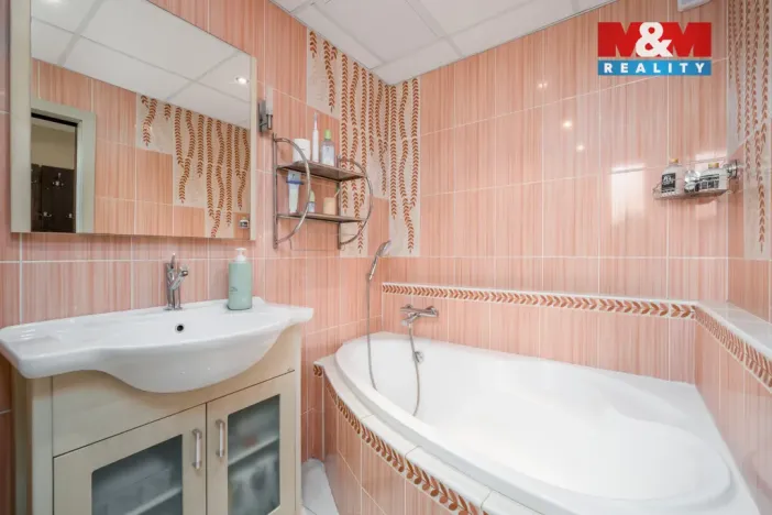 Prodej bytu 2+1, Teplice, Svojsíkova, 56 m2