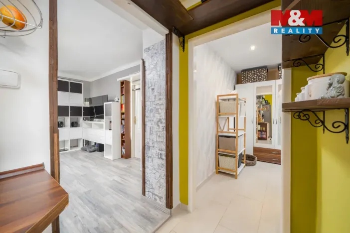 Prodej bytu 2+1, Teplice, Svojsíkova, 56 m2