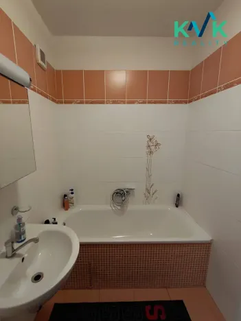 Prodej bytu 3+1, Loket, Sportovní, 70 m2