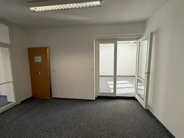 Pronájem kanceláře, Vsetín, Dolní náměstí, 194 m2