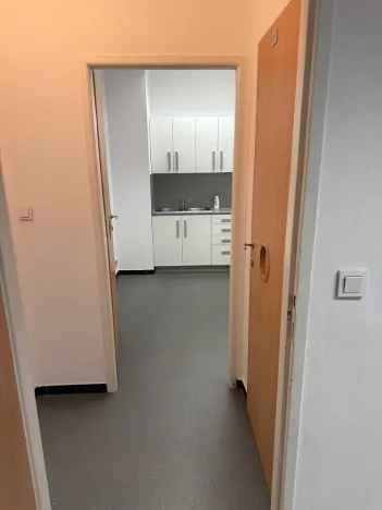 Pronájem kanceláře, Vsetín, Dolní náměstí, 194 m2