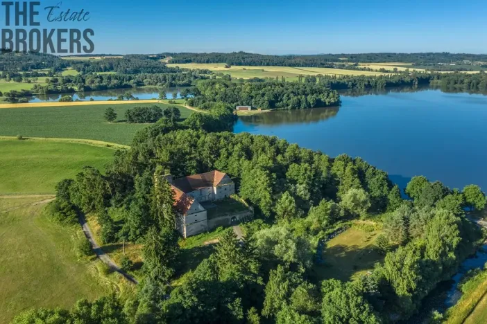 Prodej komerční, Buzice, 1800 m2