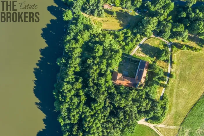 Prodej komerční, Buzice, 1800 m2