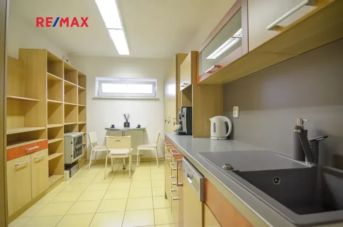 Prodej kanceláře, Břeclav, Slovácká, 192 m2