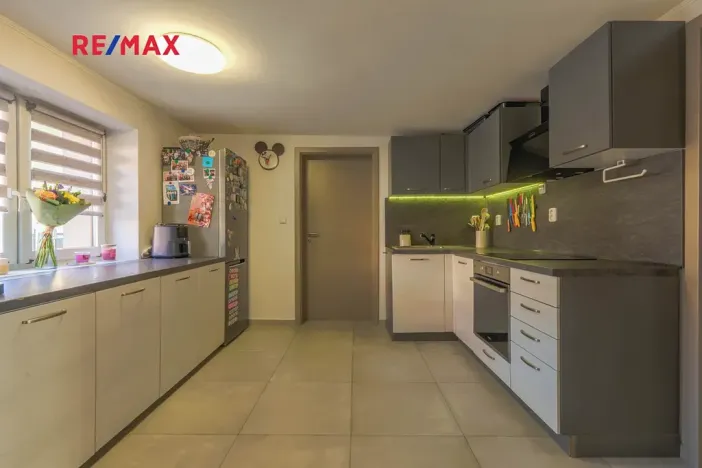 Prodej rodinného domu, Miroslav, Kostelní, 210 m2