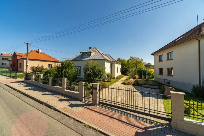 Prodej rodinného domu, Zlín - Kostelec, Lešenská, 200 m2