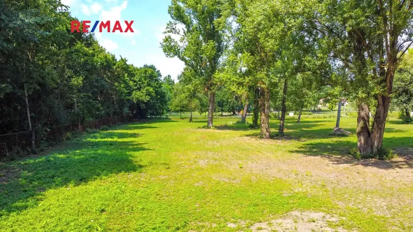 Prodej pozemku pro bydlení, Břeclav, 12389 m2