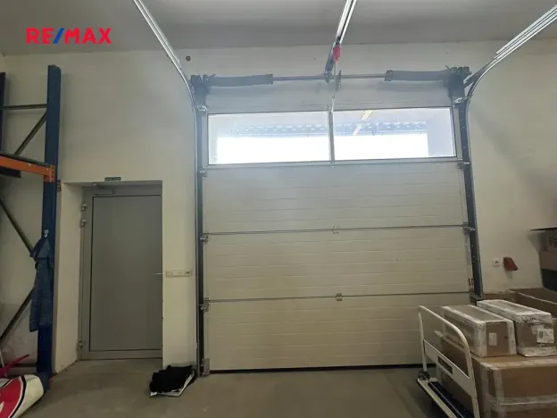 Pronájem skladu, Rašovice, 415 m2