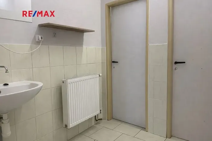 Pronájem výrobních prostor, Týnec, Hrušecká, 180 m2