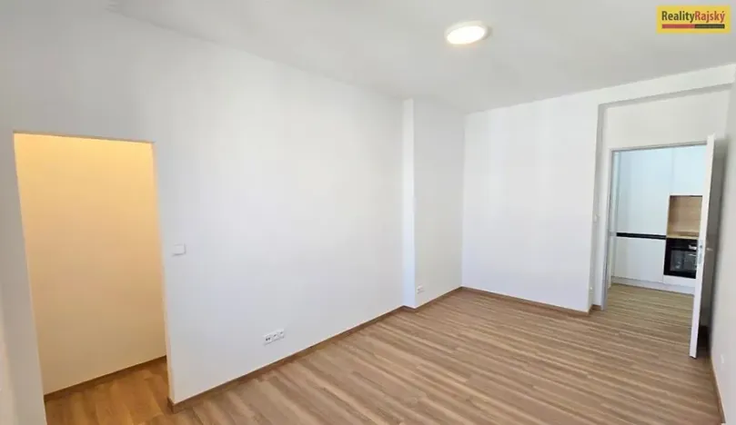 Pronájem bytu 2+kk, Praha - Vršovice, Ukrajinská, 49 m2