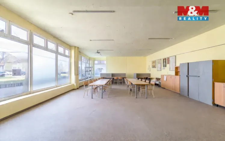 Prodej obchodního prostoru, Frýdek-Místek - Frýdek, Dobrovského, 1150 m2