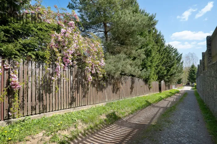 Prodej pozemku, Pyšely, 1325 m2