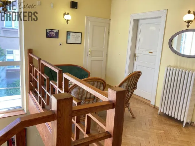 Pronájem kanceláře, Praha - Libeň, V Holešovičkách, 100 m2