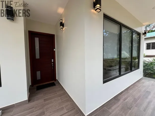 Prodej bytu 3+1, Coxen Hole, Roatán, Honduras, 139 m2