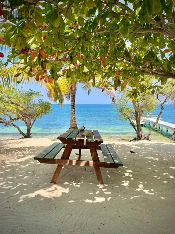 Prodej rodinného domu, Coxen Hole, Roatán, Honduras, 1022 m2