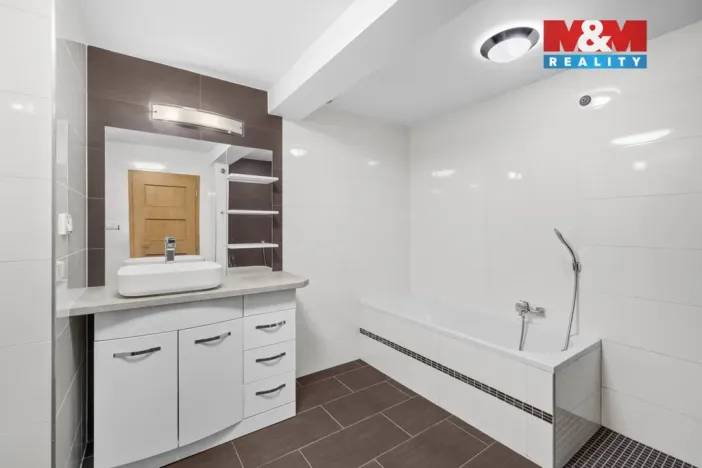 Pronájem bytu 2+kk, Praha - Bohnice, Bohnická, 84 m2