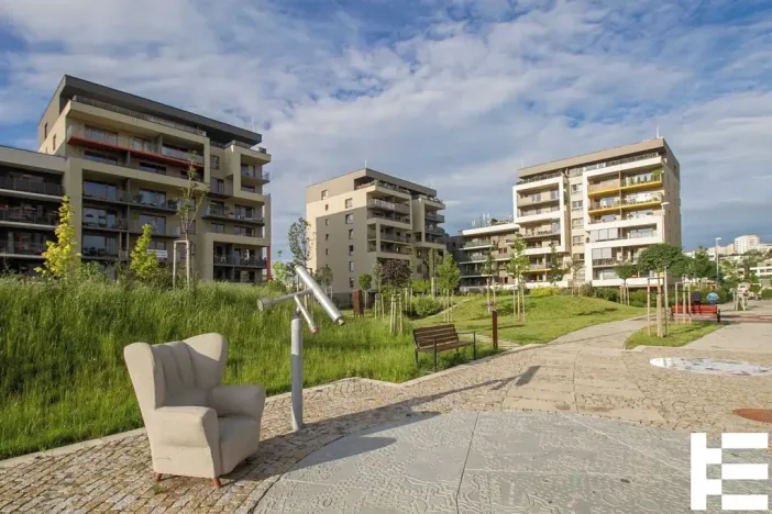 Pronájem bytu 1+kk, Praha - Modřany, Rorýsová, 38 m2