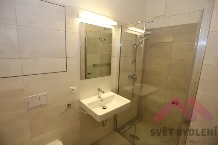 Pronájem bytu 1+kk, Praha - Karlín, U Mlýnského kanálu, 42 m2