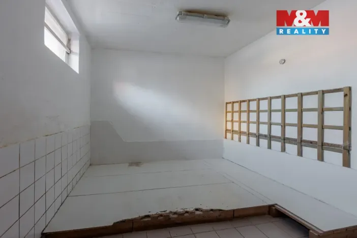 Prodej obchodního prostoru, Karlovy Vary, Moskevská, 85 m2