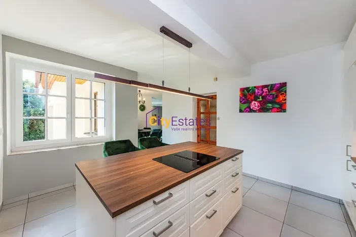 Pronájem rodinného domu, Praha - Šeberov, Zadní, 212 m2