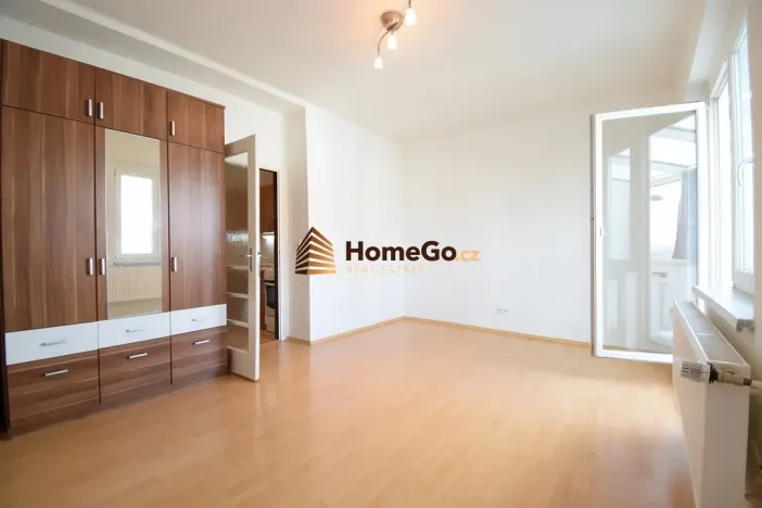 Pronájem bytu 1+kk, Praha - Nusle, Lounských, 49 m2